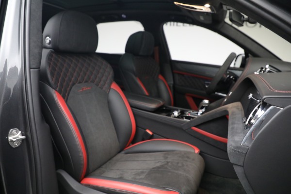 Used 2021 Bentley Bentayga Speed for sale $189,900 at Bentley Greenwich in Greenwich CT 06830 28