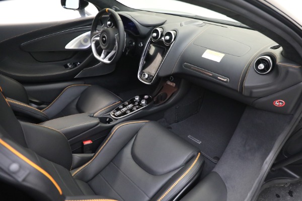 New 2023 McLaren GT Luxe for sale $244,330 at Bentley Greenwich in Greenwich CT 06830 26
