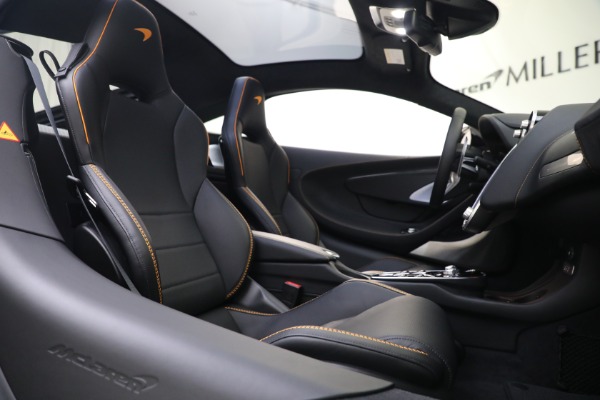 New 2023 McLaren GT Luxe for sale $244,330 at Bentley Greenwich in Greenwich CT 06830 28