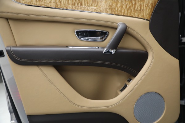 Used 2020 Bentley Bentayga V8 for sale $139,900 at Bentley Greenwich in Greenwich CT 06830 14