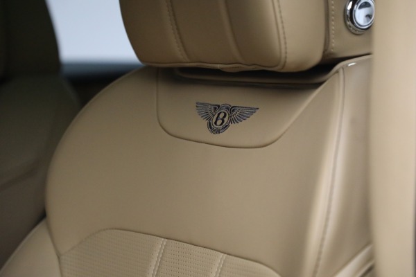 Used 2020 Bentley Bentayga V8 for sale $139,900 at Bentley Greenwich in Greenwich CT 06830 18
