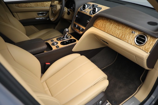 Used 2020 Bentley Bentayga V8 for sale $139,900 at Bentley Greenwich in Greenwich CT 06830 23