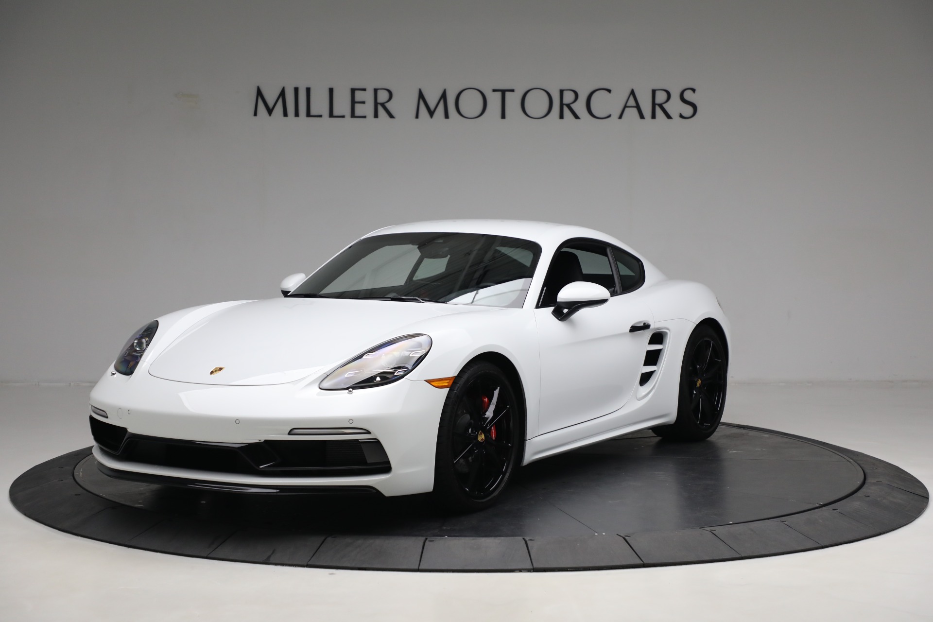 Used 2022 Porsche 718 Cayman S for sale Sold at Bentley Greenwich in Greenwich CT 06830 1