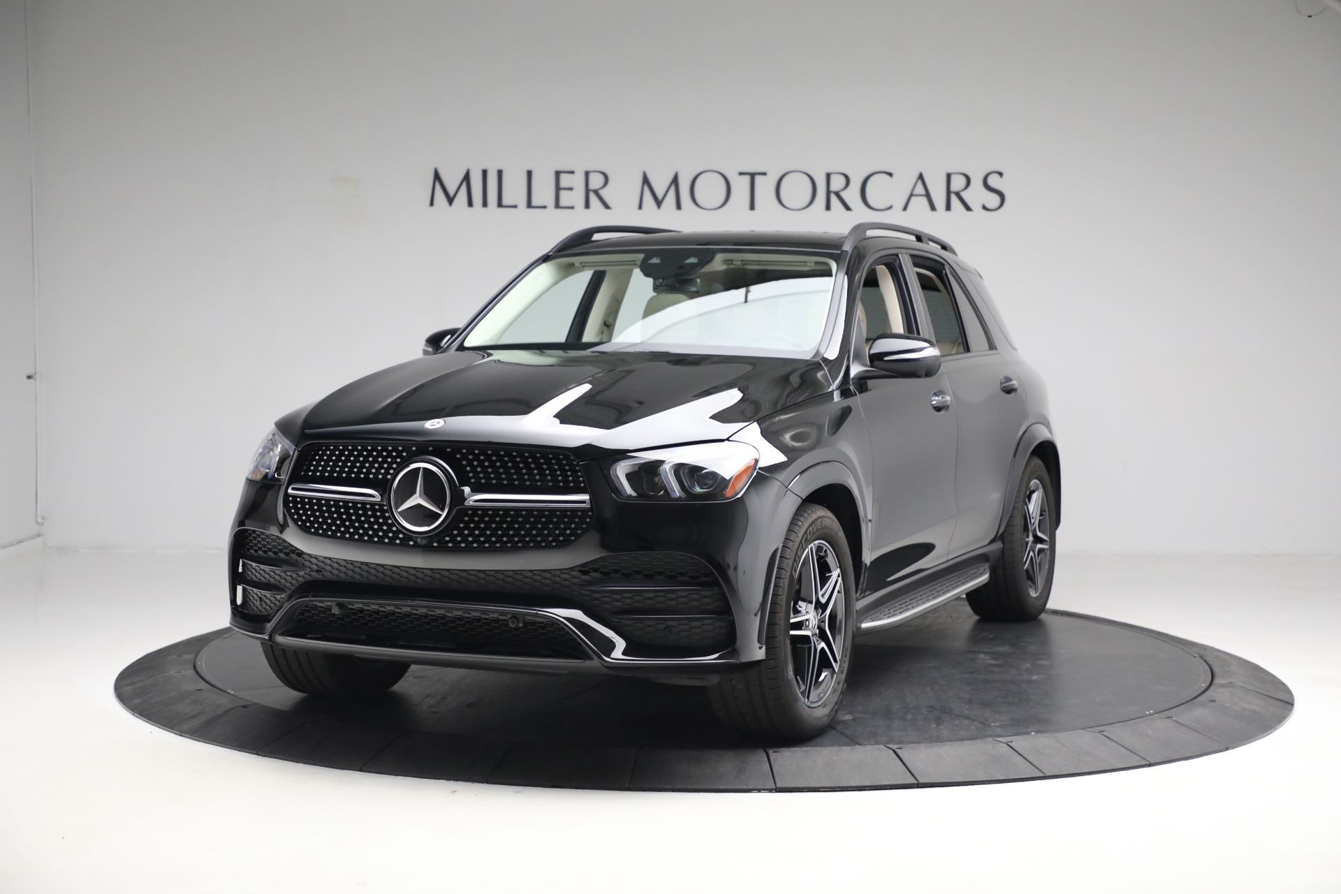 Used 2022 Mercedes-Benz GLE GLE 350 4MATIC for sale Sold at Bentley Greenwich in Greenwich CT 06830 1