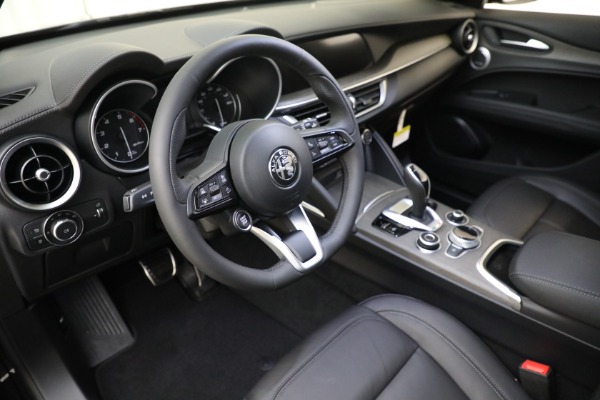 New 2023 Alfa Romeo Stelvio Ti for sale $60,550 at Bentley Greenwich in Greenwich CT 06830 13