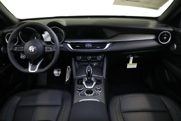 New 2023 Alfa Romeo Stelvio Ti for sale $60,550 at Bentley Greenwich in Greenwich CT 06830 16