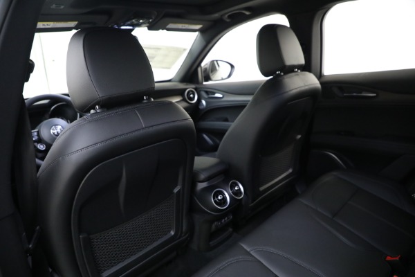 New 2023 Alfa Romeo Stelvio Ti for sale $60,550 at Bentley Greenwich in Greenwich CT 06830 20