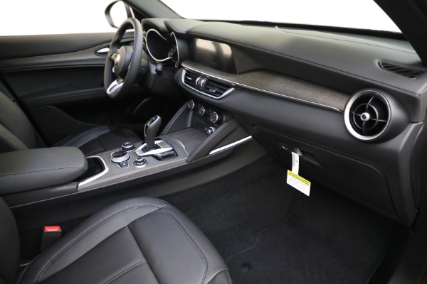New 2023 Alfa Romeo Stelvio Ti for sale $60,550 at Bentley Greenwich in Greenwich CT 06830 21