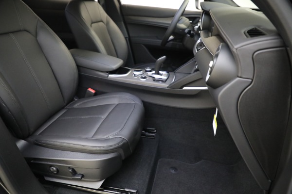 New 2023 Alfa Romeo Stelvio Ti for sale $60,550 at Bentley Greenwich in Greenwich CT 06830 23