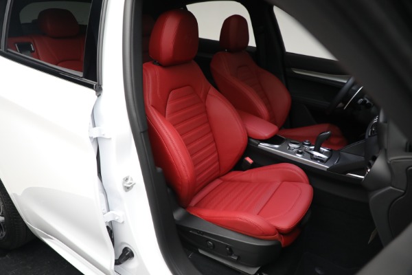 New 2023 Alfa Romeo Stelvio Veloce for sale $59,490 at Bentley Greenwich in Greenwich CT 06830 16