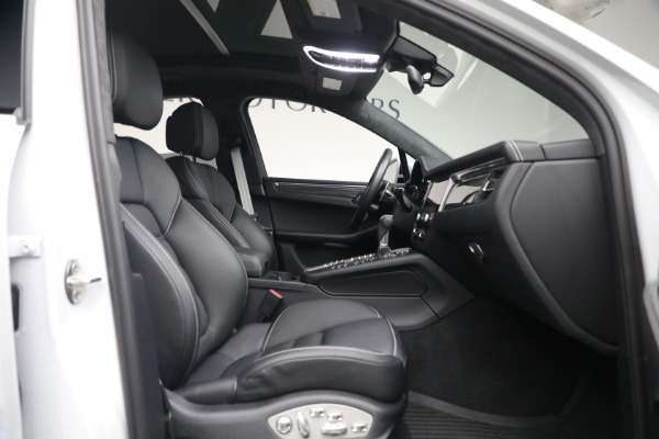 Used 2021 Porsche Macan Turbo for sale $84,900 at Bentley Greenwich in Greenwich CT 06830 17