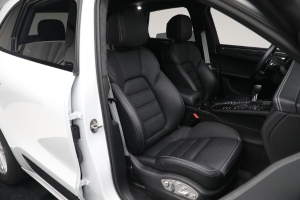 Used 2021 Porsche Macan Turbo for sale $84,900 at Bentley Greenwich in Greenwich CT 06830 18