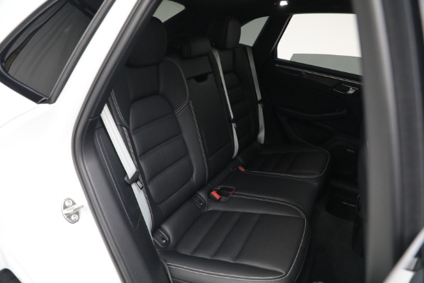 Used 2021 Porsche Macan Turbo for sale $84,900 at Bentley Greenwich in Greenwich CT 06830 20