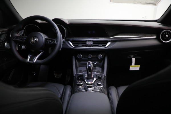 New 2023 Alfa Romeo Stelvio Estrema for sale $63,250 at Bentley Greenwich in Greenwich CT 06830 22