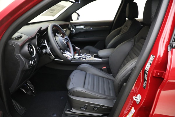 New 2023 Alfa Romeo Stelvio Estrema for sale $63,465 at Bentley Greenwich in Greenwich CT 06830 14