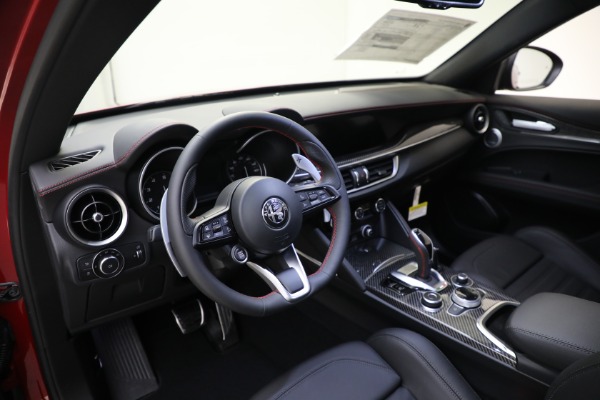 New 2023 Alfa Romeo Stelvio Estrema for sale $63,465 at Bentley Greenwich in Greenwich CT 06830 16