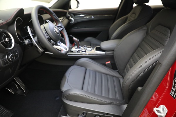 New 2023 Alfa Romeo Stelvio Estrema for sale $63,465 at Bentley Greenwich in Greenwich CT 06830 17