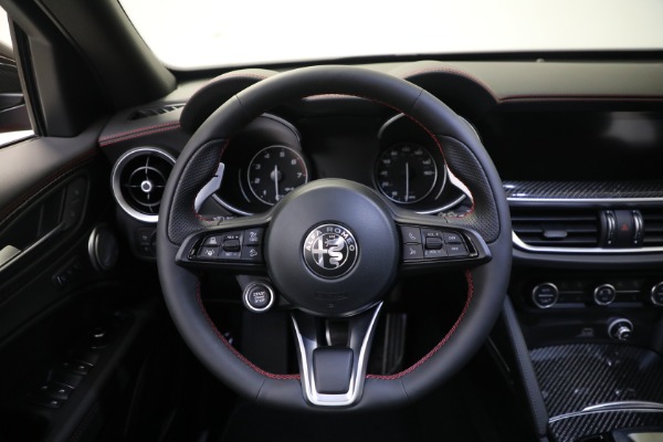 New 2023 Alfa Romeo Stelvio Estrema for sale $63,465 at Bentley Greenwich in Greenwich CT 06830 18