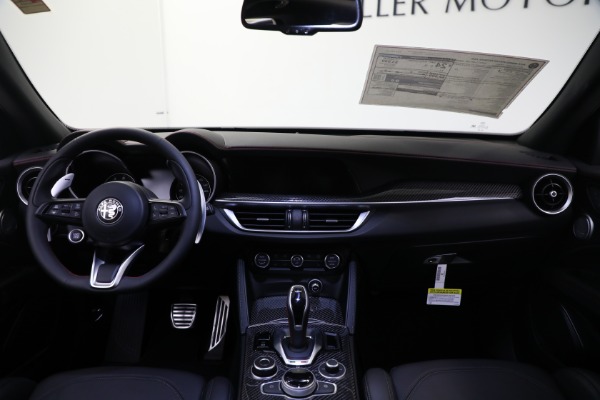 New 2023 Alfa Romeo Stelvio Estrema for sale $63,465 at Bentley Greenwich in Greenwich CT 06830 19
