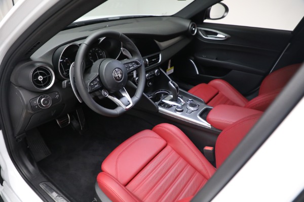 New 2023 Alfa Romeo Giulia Veloce for sale Sold at Bentley Greenwich in Greenwich CT 06830 15