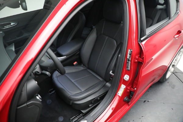 New 2023 Alfa Romeo Giulia Ti for sale $53,910 at Bentley Greenwich in Greenwich CT 06830 15
