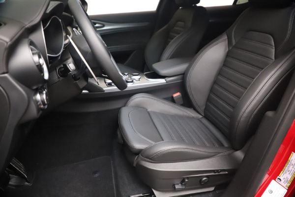 New 2023 Alfa Romeo Stelvio Veloce for sale $60,940 at Bentley Greenwich in Greenwich CT 06830 14