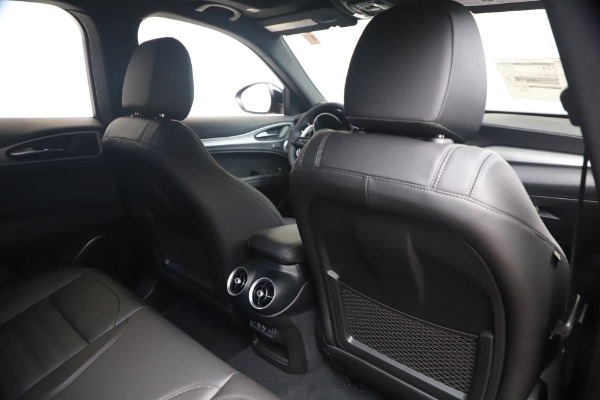 New 2023 Alfa Romeo Stelvio Veloce for sale $60,940 at Bentley Greenwich in Greenwich CT 06830 24