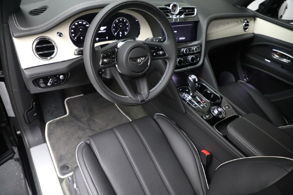 New 2023 Bentley Bentayga V8 for sale $238,470 at Bentley Greenwich in Greenwich CT 06830 18