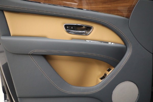 New 2023 Bentley Bentayga V8 for sale $230,170 at Bentley Greenwich in Greenwich CT 06830 16