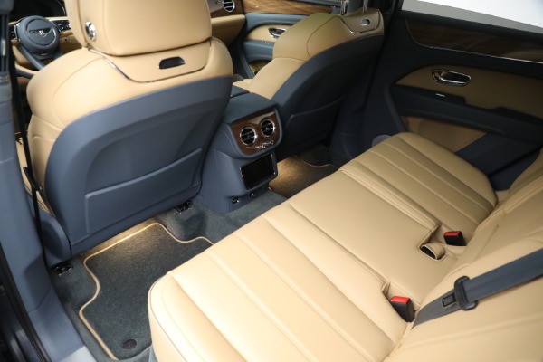 New 2023 Bentley Bentayga V8 for sale $230,170 at Bentley Greenwich in Greenwich CT 06830 21