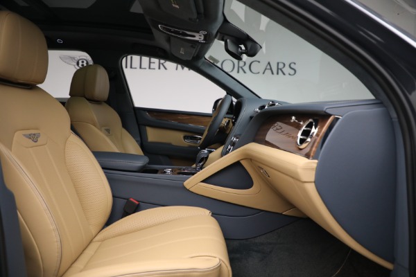 New 2023 Bentley Bentayga V8 for sale $230,170 at Bentley Greenwich in Greenwich CT 06830 26