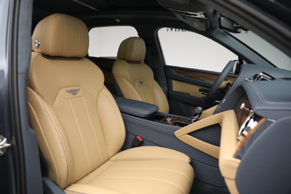 New 2023 Bentley Bentayga V8 for sale $230,170 at Bentley Greenwich in Greenwich CT 06830 27
