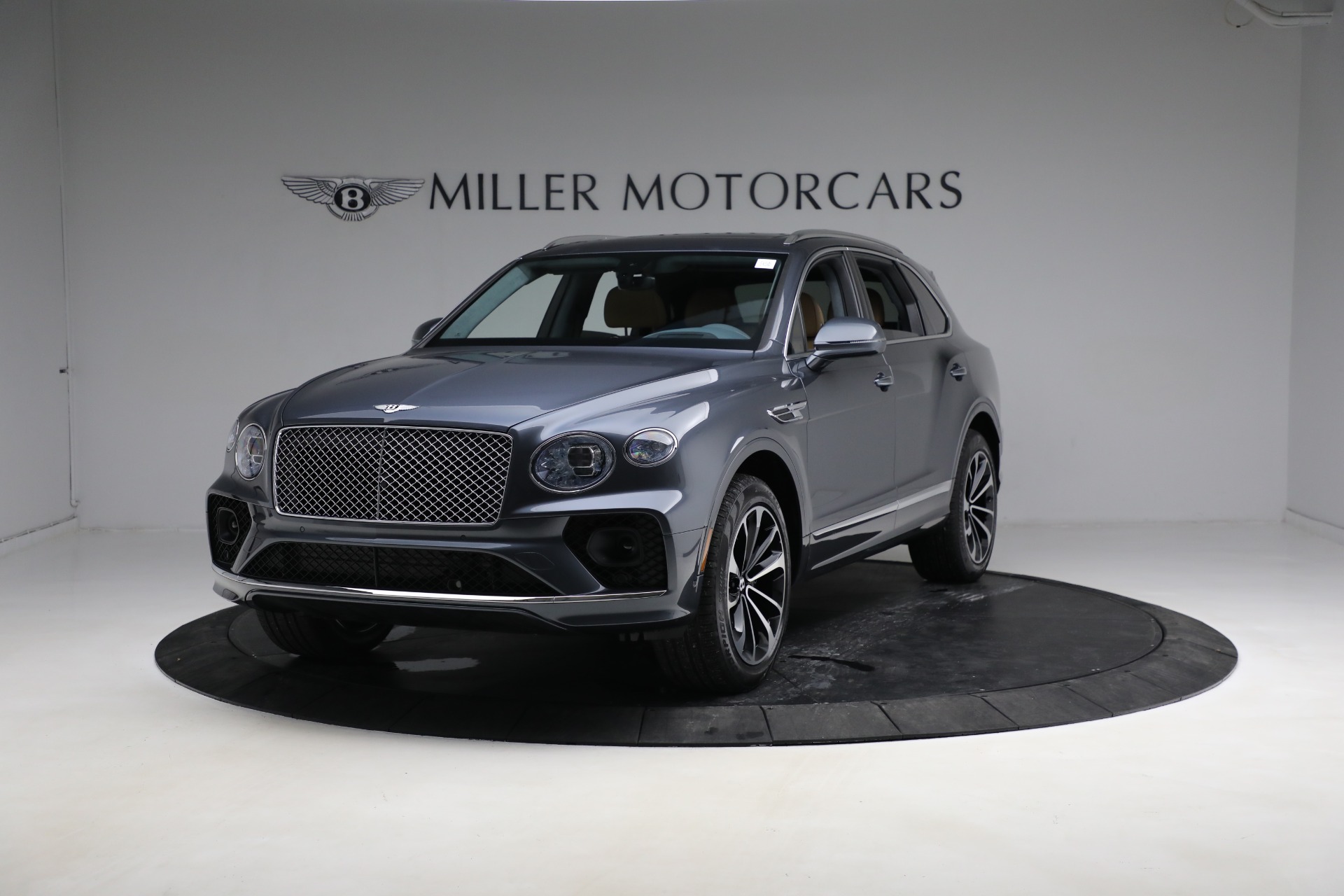 New 2023 Bentley Bentayga V8 for sale $230,170 at Bentley Greenwich in Greenwich CT 06830 1