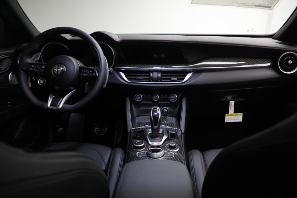 New 2023 Alfa Romeo Stelvio Estrema for sale $63,175 at Bentley Greenwich in Greenwich CT 06830 16