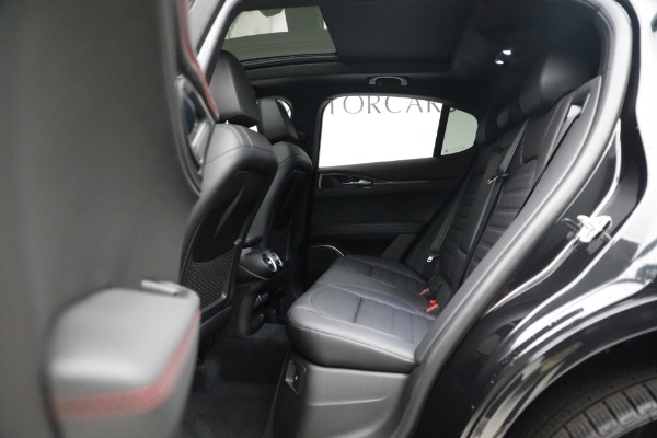 New 2023 Alfa Romeo Stelvio Estrema for sale $63,175 at Bentley Greenwich in Greenwich CT 06830 18