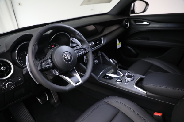 New 2023 Alfa Romeo Stelvio Sprint for sale $51,665 at Bentley Greenwich in Greenwich CT 06830 13