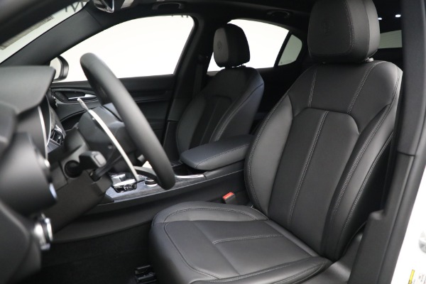 New 2023 Alfa Romeo Stelvio Sprint for sale $51,665 at Bentley Greenwich in Greenwich CT 06830 15