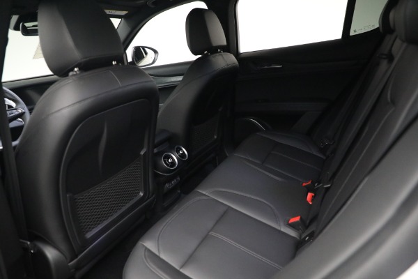 New 2023 Alfa Romeo Stelvio Sprint for sale $51,665 at Bentley Greenwich in Greenwich CT 06830 17