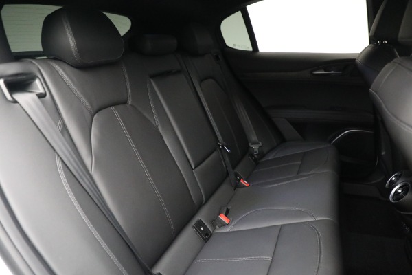 New 2023 Alfa Romeo Stelvio Sprint for sale $51,665 at Bentley Greenwich in Greenwich CT 06830 20