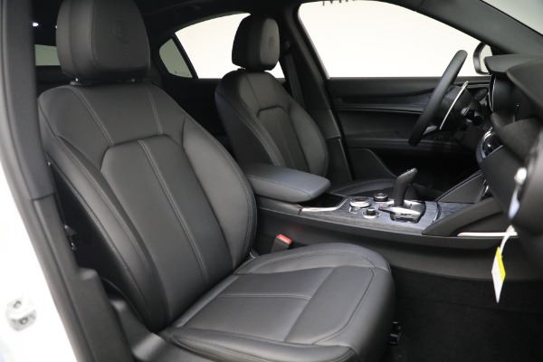 New 2023 Alfa Romeo Stelvio Sprint for sale $51,665 at Bentley Greenwich in Greenwich CT 06830 24