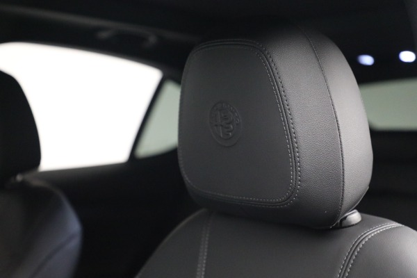 New 2023 Alfa Romeo Stelvio Sprint for sale $51,665 at Bentley Greenwich in Greenwich CT 06830 27