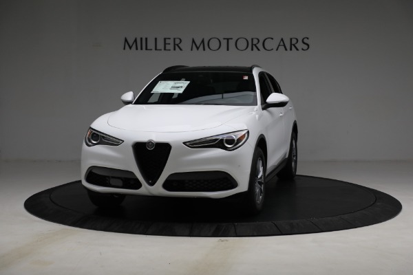 New 2023 Alfa Romeo Stelvio Sprint for sale $51,665 at Bentley Greenwich in Greenwich CT 06830 1