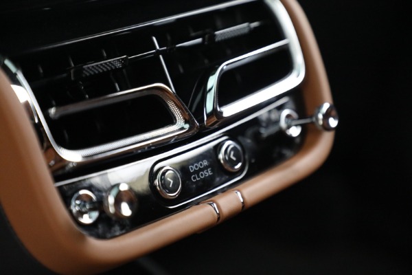 New 2023 Bentley Bentayga EWB Azure V8 for sale $274,655 at Bentley Greenwich in Greenwich CT 06830 25