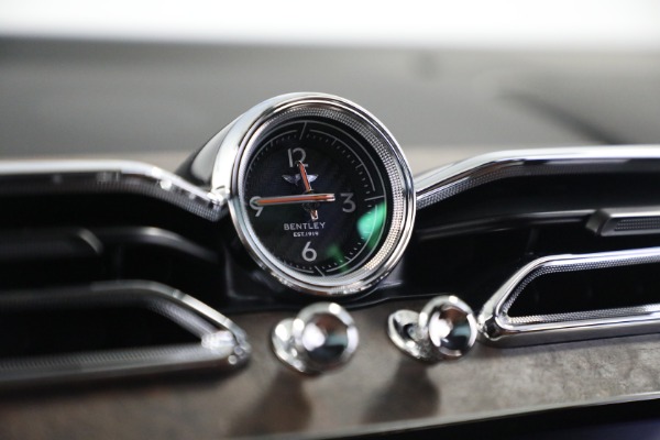 Used 2023 Bentley Bentayga EWB Azure V8 for sale $196,900 at Bentley Greenwich in Greenwich CT 06830 26