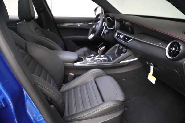New 2023 Alfa Romeo Stelvio Estrema for sale $63,625 at Bentley Greenwich in Greenwich CT 06830 18