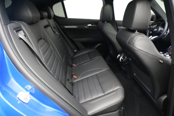 New 2023 Alfa Romeo Stelvio Estrema for sale $63,625 at Bentley Greenwich in Greenwich CT 06830 20