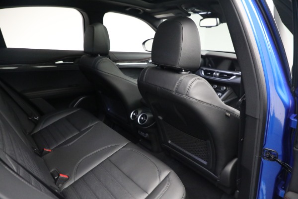 New 2023 Alfa Romeo Stelvio Estrema for sale $63,625 at Bentley Greenwich in Greenwich CT 06830 21