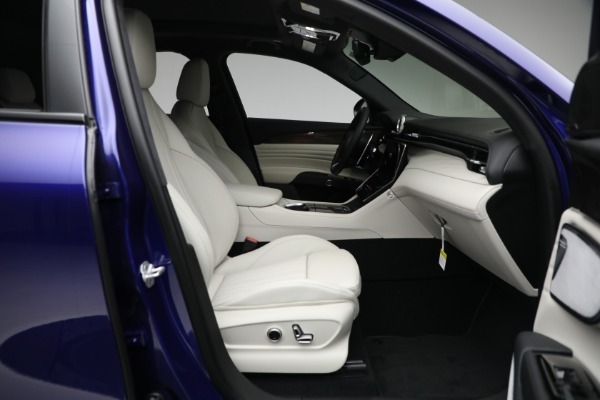 New 2023 Maserati Grecale Modena for sale $71,384 at Bentley Greenwich in Greenwich CT 06830 14