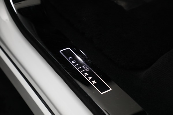 Used 2022 Rolls-Royce Black Badge Cullinan for sale Sold at Bentley Greenwich in Greenwich CT 06830 19