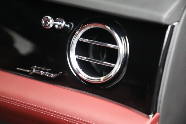 Used 2022 Bentley Bentayga Speed for sale $279,900 at Bentley Greenwich in Greenwich CT 06830 28